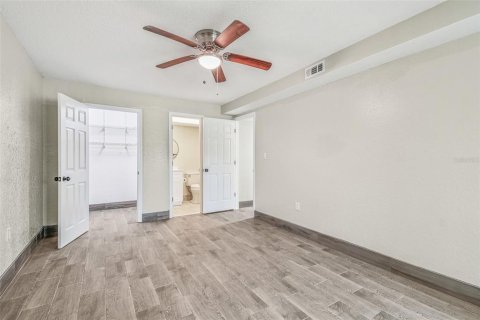 Condo in New Port Richey, Florida, 2 bedrooms  № 1855488 - photo 27