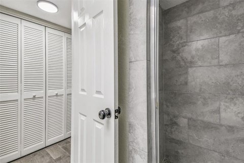 Condo in New Port Richey, Florida, 2 bedrooms  № 1855488 - photo 19
