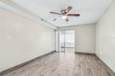 Condo in New Port Richey, Florida, 2 bedrooms  № 1855488 - photo 26