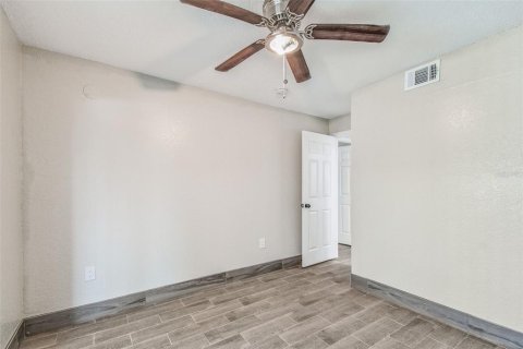 Condo in New Port Richey, Florida, 2 bedrooms  № 1855488 - photo 22