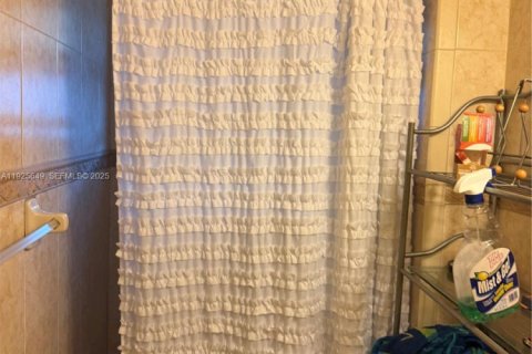 Casa en venta en North Miami, Florida, 3 dormitorios, 141.21 m2 № 1984140 - foto 8