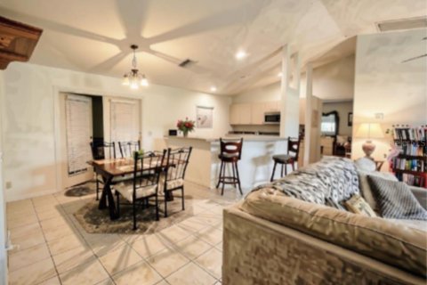 Villa ou maison à vendre à North Port, Floride: 3 chambres, 127.46 m2 № 2215161 - photo 7