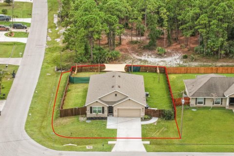 House in Port St. Lucie, Florida 4 bedrooms, 178 sq.m. № 2383041 - photo 3
