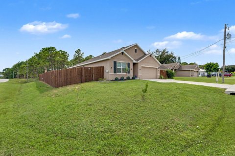 House in Port St. Lucie, Florida 4 bedrooms, 178 sq.m. № 2383041 - photo 4