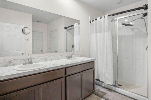 House in Port St. Lucie, Florida 4 bedrooms, 178 sq.m. № 2383041 - photo 16