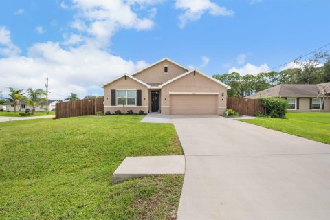 House in Port St. Lucie, Florida 4 bedrooms, 178 sq.m. № 2383041 - photo 2