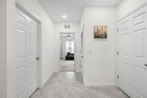 House in Port St. Lucie, Florida 4 bedrooms, 178 sq.m. № 2383041 - photo 6