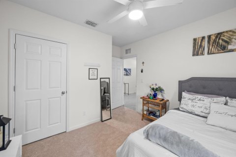 House in Port St. Lucie, Florida 4 bedrooms, 178 sq.m. № 2383041 - photo 19