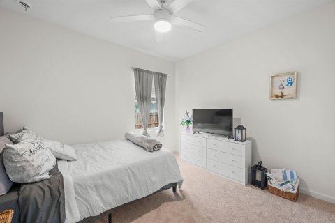 House in Port St. Lucie, Florida 4 bedrooms, 178 sq.m. № 2383041 - photo 18