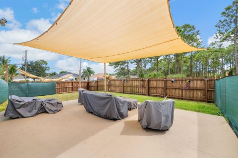 House in Port St. Lucie, Florida 4 bedrooms, 178 sq.m. № 2383041 - photo 25