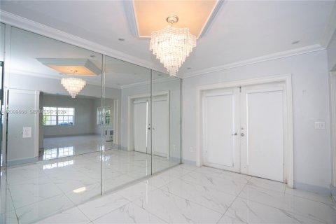Touwnhouse à louer à North Miami Beach, Floride: 3 chambres, 222.78 m2 № 2397874 - photo 4