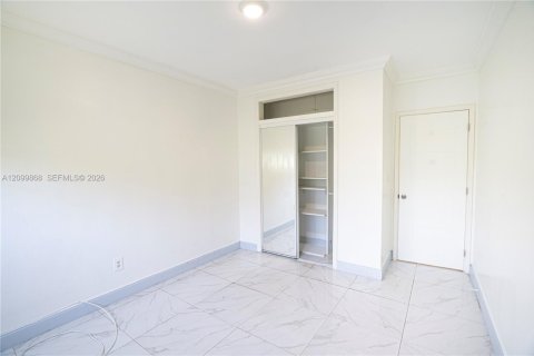 Touwnhouse à louer à North Miami Beach, Floride: 3 chambres, 222.78 m2 № 2397874 - photo 22