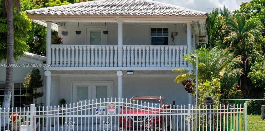 Touwnhouse à North Miami Beach, Floride 3 chambres, 222.78 m2 № 2397874
