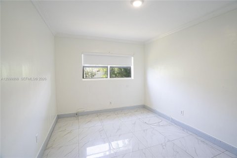 Touwnhouse à louer à North Miami Beach, Floride: 3 chambres, 222.78 m2 № 2397874 - photo 15