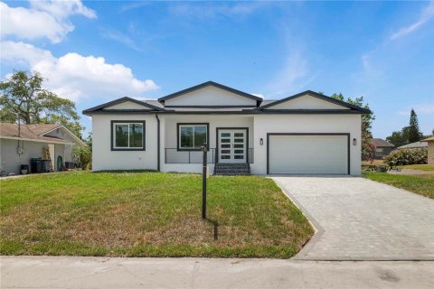 House in Hudson, Florida 3 bedrooms, 192.12 sq.m. № 2098362