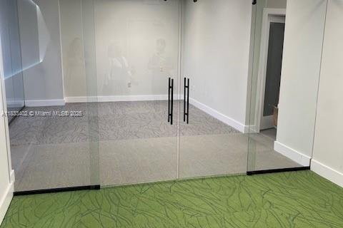 Commercial property in Hollywood, Florida № 1811418 - photo 11