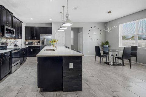 Casa en venta en Davenport, Florida, 5 dormitorios, 248.79 m2 № 2157928 - foto 24