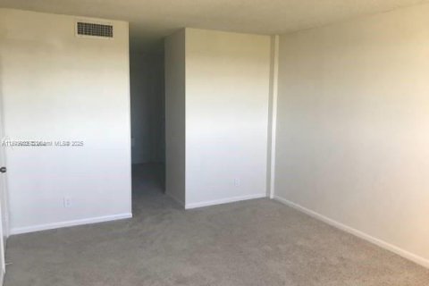 Copropriété à louer à Plantation, Floride: 1 chambre, 87.33 m2 № 1946637 - photo 7