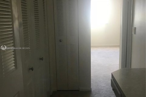 Copropriété à louer à Plantation, Floride: 1 chambre, 87.33 m2 № 1946637 - photo 12