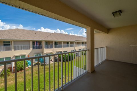 Townhouse in Cocoa Beach, Florida 3 bedrooms, 155.52 sq.m. № 1916077 - photo 3
