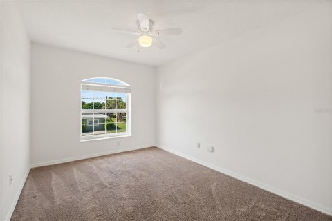 Townhouse in Cocoa Beach, Florida 3 bedrooms, 155.52 sq.m. № 1916077 - photo 30
