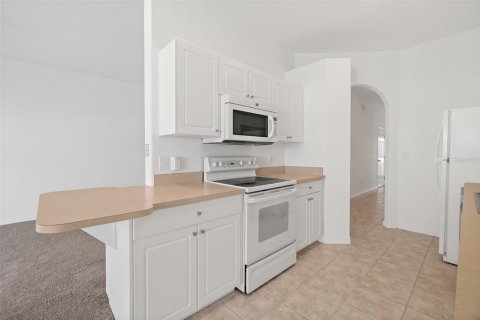 Townhouse in Cocoa Beach, Florida 3 bedrooms, 155.52 sq.m. № 1916077 - photo 4