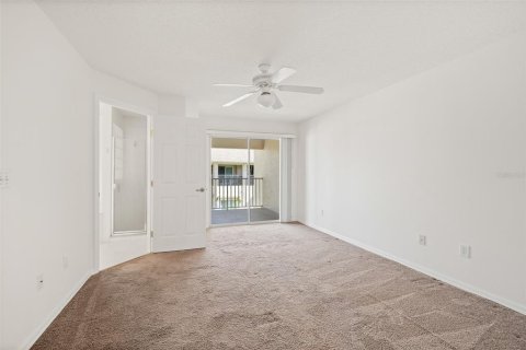 Townhouse in Cocoa Beach, Florida 3 bedrooms, 155.52 sq.m. № 1916077 - photo 6