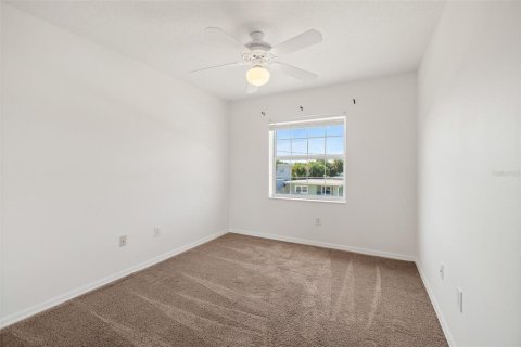 Townhouse in Cocoa Beach, Florida 3 bedrooms, 155.52 sq.m. № 1916077 - photo 13
