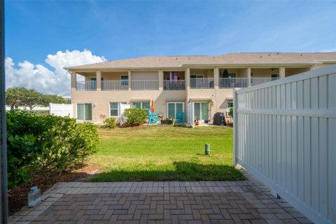 Townhouse in Cocoa Beach, Florida 3 bedrooms, 155.52 sq.m. № 1916077 - photo 28