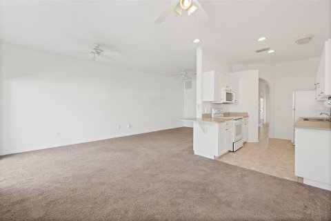 Townhouse in Cocoa Beach, Florida 3 bedrooms, 155.52 sq.m. № 1916077 - photo 20