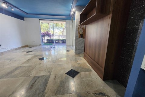 Condominio en venta en North Miami, Florida, 56.86 m2 № 2013780 - foto 27