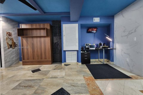 Condominio en venta en North Miami, Florida, 56.86 m2 № 2013780 - foto 17