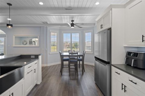 House in Hernando Beach, Florida 4 bedrooms, 175.96 sq.m. № 1339920 - photo 17