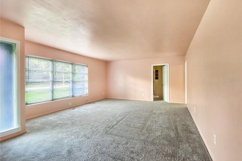 House in Gainesville, Florida 4 bedrooms, 159.05 sq.m. № 1244497 - photo 3