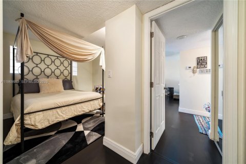 Condo in Aventura, Florida, 1 bedroom  № 2030702 - photo 11