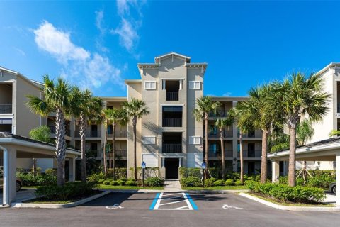 Condo in Bradenton, Florida, 2 bedrooms in LAKEWOOD NATIONAL  № 2213054