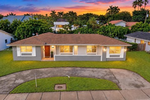 Casa en Miami, Florida 4 dormitorios, 187.66 m2 № 2357219