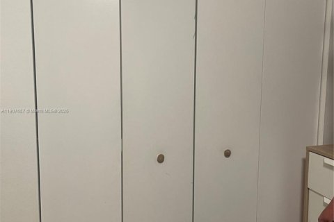 Copropriété à louer à Hialeah, Floride: 2 chambres, 91.04 m2 № 1963941 - photo 16