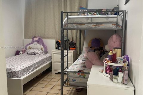 Copropriété à louer à Hialeah, Floride: 2 chambres, 91.04 m2 № 1963941 - photo 15