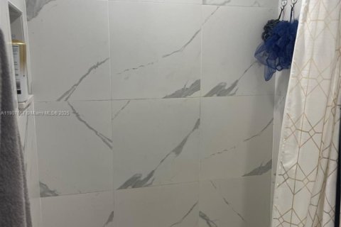 Copropriété à louer à Hialeah, Floride: 2 chambres, 91.04 m2 № 1963941 - photo 22