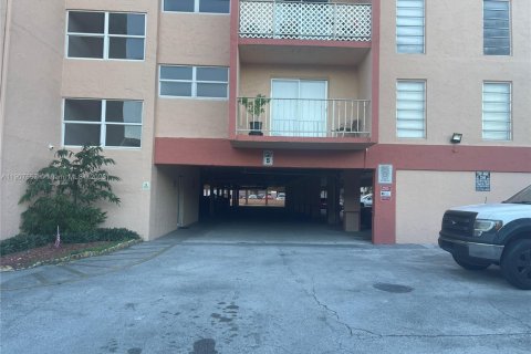 Condo à Hialeah, Floride, 2 chambres  № 1963941