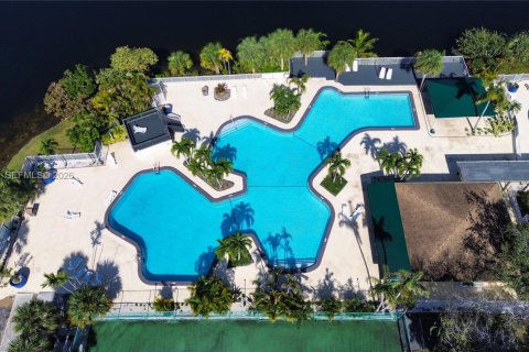 Touwnhouse à Miami, Floride 2 chambres, 135.08 m2 № 2010953