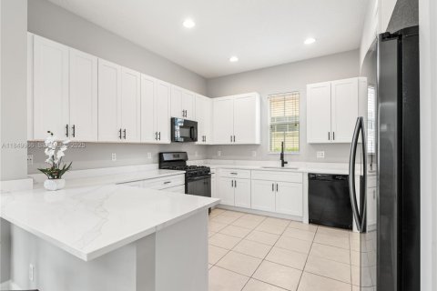 House in Palm Beach Gardens, Florida 3 bedrooms, 207.64 sq.m. № 2038703 - photo 12