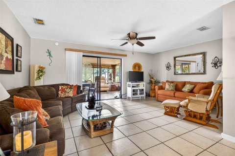 House in Zephyrhills, Florida 2 bedrooms, 113.53 sq.m. № 2230887 - photo 16