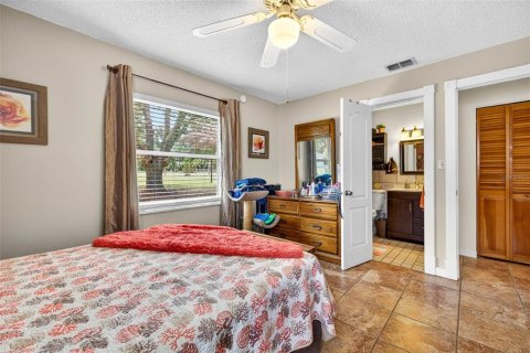 House in Zephyrhills, Florida 2 bedrooms, 113.53 sq.m. № 2230887 - photo 26