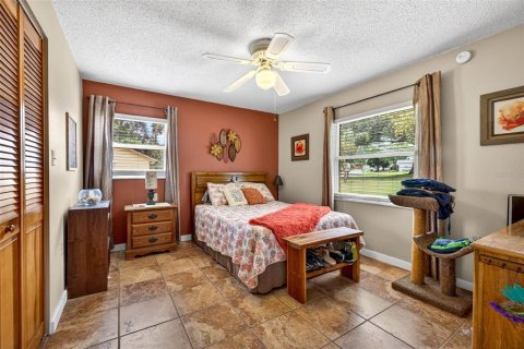 House in Zephyrhills, Florida 2 bedrooms, 113.53 sq.m. № 2230887 - photo 25