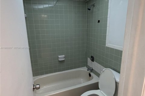 Condominio en alquiler en Hialeah, Florida, 1 dormitorio, 35.49 m2 № 2056712 - foto 2