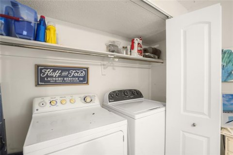 Condo in Sarasota, Florida, 2 bedrooms  № 2230416 - photo 22
