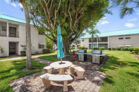 Condo in Sarasota, Florida, 2 bedrooms  № 2230416 - photo 29