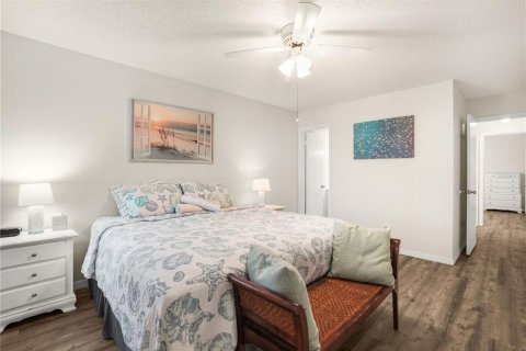 Condo in Sarasota, Florida, 2 bedrooms  № 2230416 - photo 19